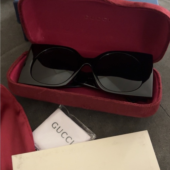 ❌SOLD❌Authentic Gucci Black Women's Sunglasses - Picture 8 of 9